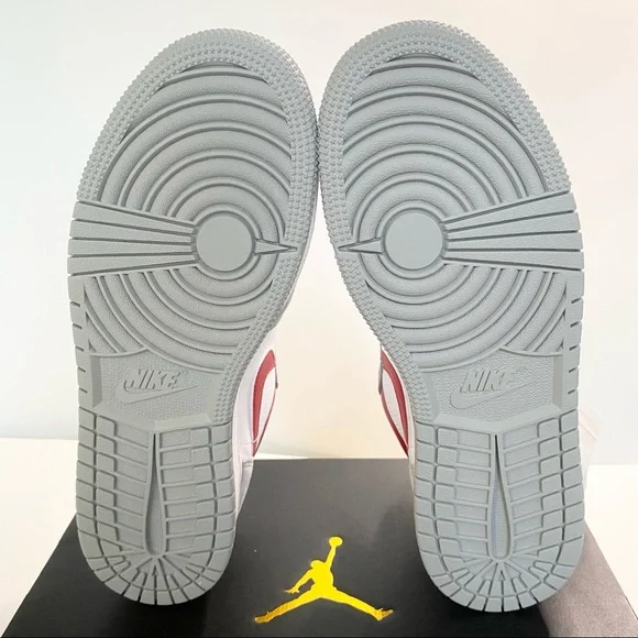 NEW Air Jordan 1 Low Light Smoke Grey - Picture 6 of 7